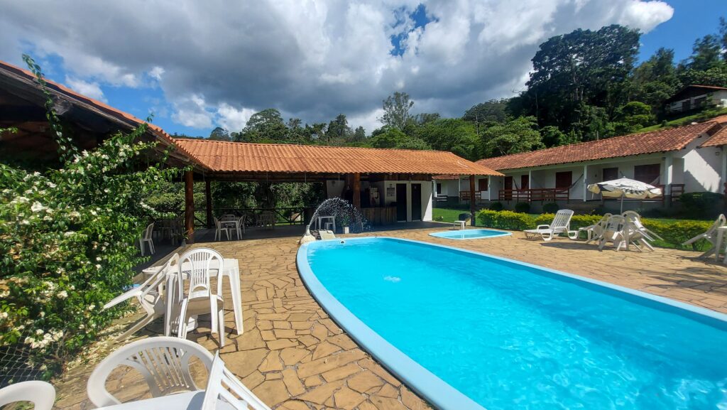 Área da piscina no Hotel Fazenda Boa Vida