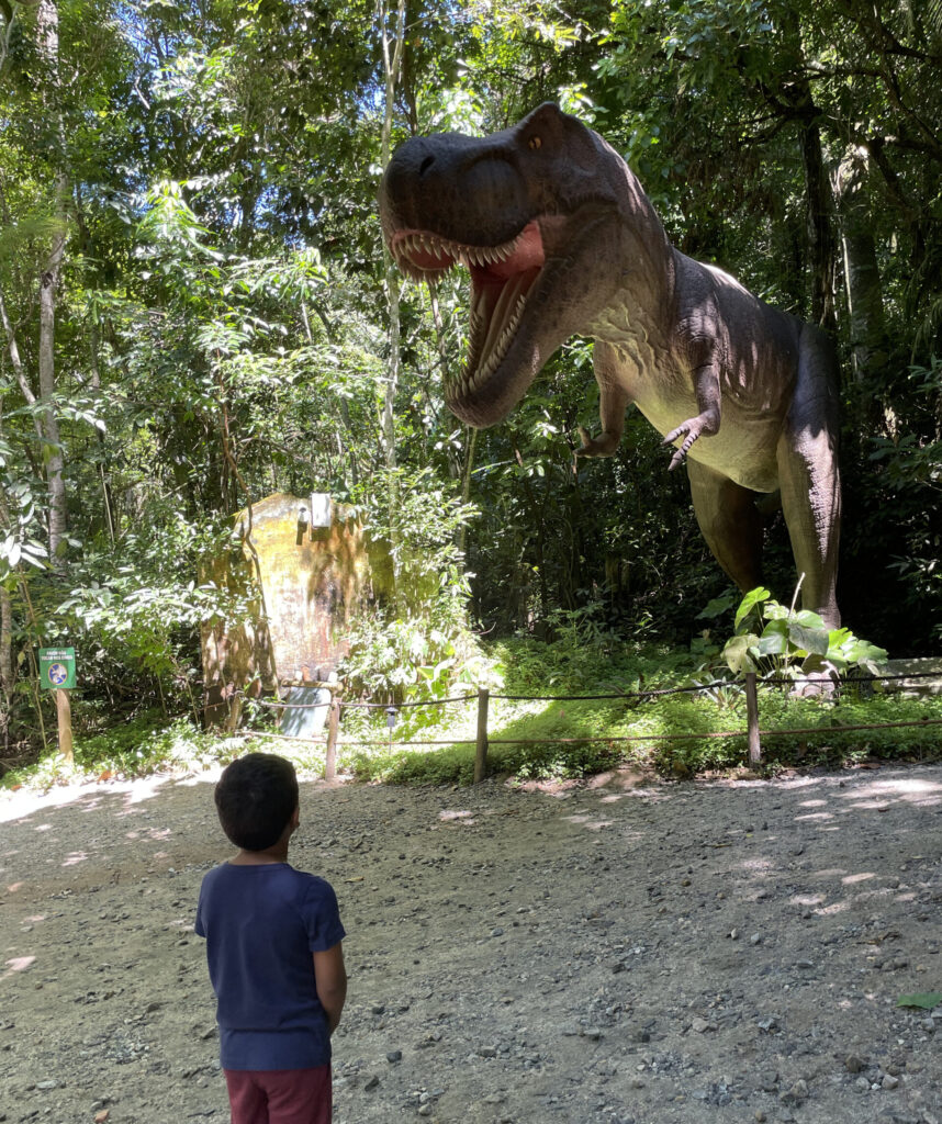 T-Rex na Terra dos Dinos