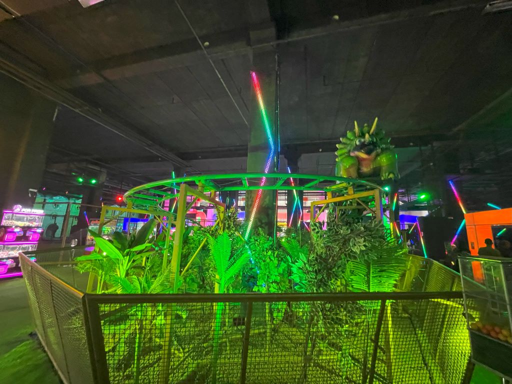 Montanha Russa no T-rex Park