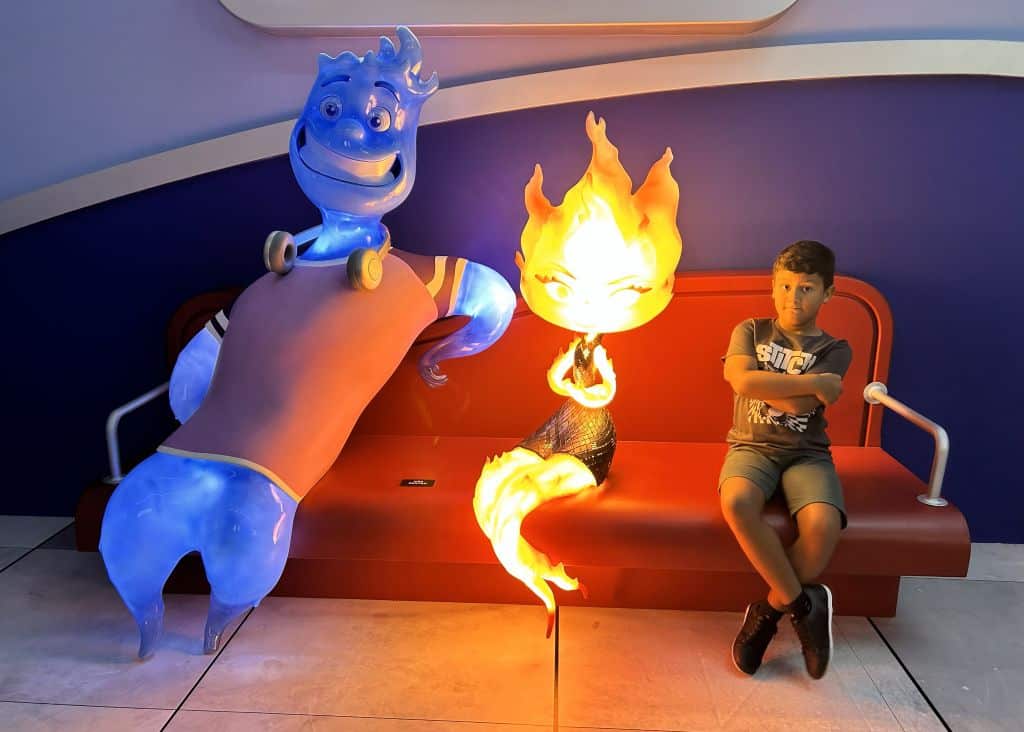Elementos na exposição Mundo Pixar