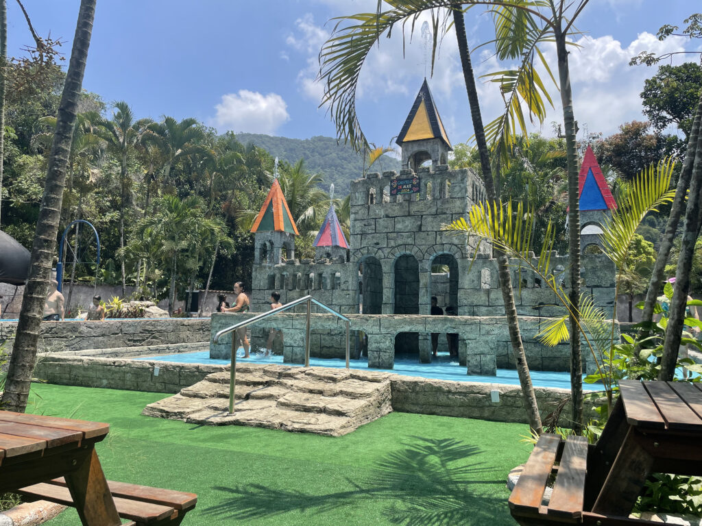 Castelinho Molhado do Sítio Chalés de Vargem Grande