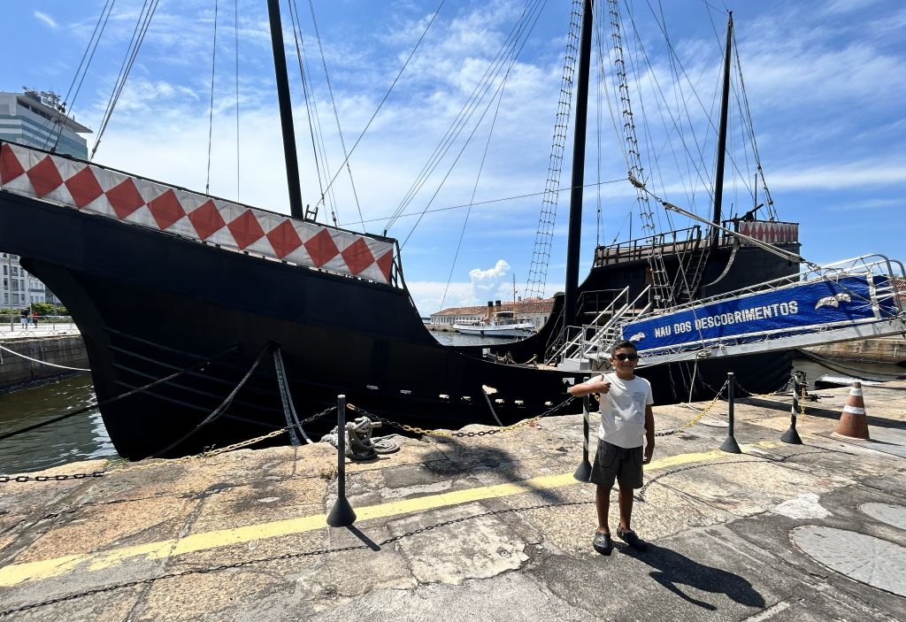 réplica de uma nau portuguesa da época do Descobrimento no Espaço Cultural da Marinha