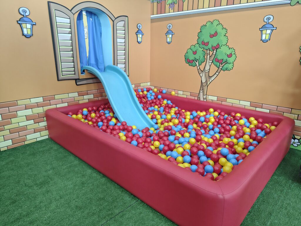 Piscina de bolinhas Casa da Mônica